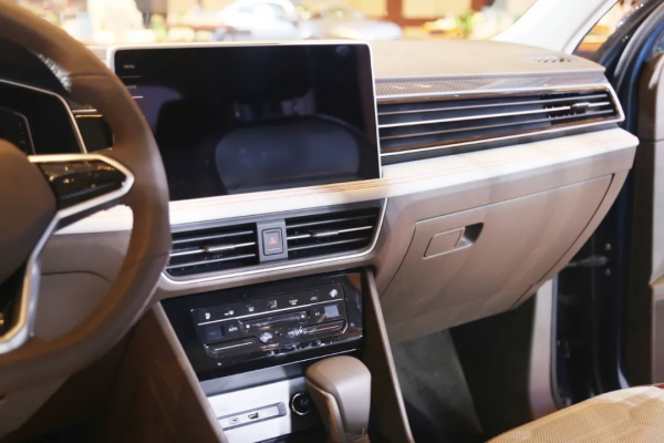 打了10來年依舊沒分勝負，超大空間VS省心省油，合資神車怎麼選？