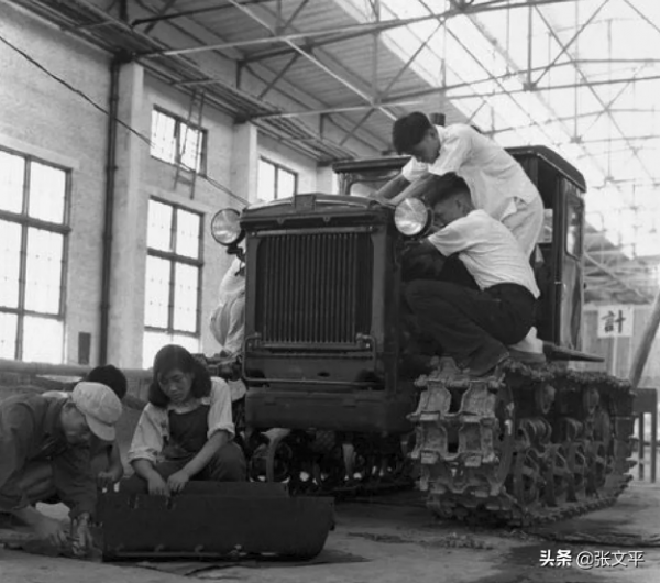 上世紀六七十年代,為什麼人們把拖拉機叫“鐵牛”“東方紅” 上世紀六七十年代,為什麼人們把拖拉機叫“鐵牛”“東方紅”