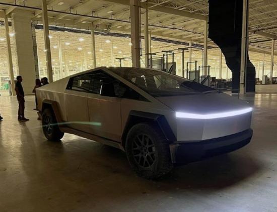 2023年初投產 特斯拉Cybertruck實車曝光