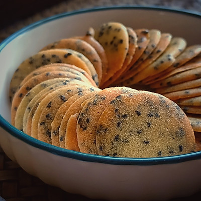在家做芝麻薄脆(消耗蛋白)，比買的更好吃