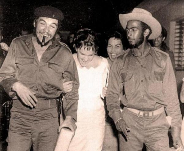 1967年切格瓦拉身中9彈離世,其美貌遺孀阿萊達,後來過得如何? 1967年切格瓦拉身中9彈離世,其美貌遺孀阿萊達,後來過得如何?