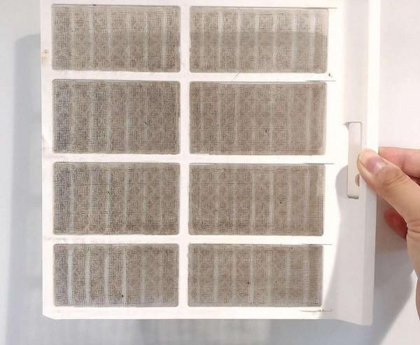 日本主婦變態級清潔!窗戶、浴霸、廚房縫隙全不放過,10分鐘搞定 日本主婦變態級清潔!窗戶、浴霸、廚房縫隙全不放過,10分鐘搞定