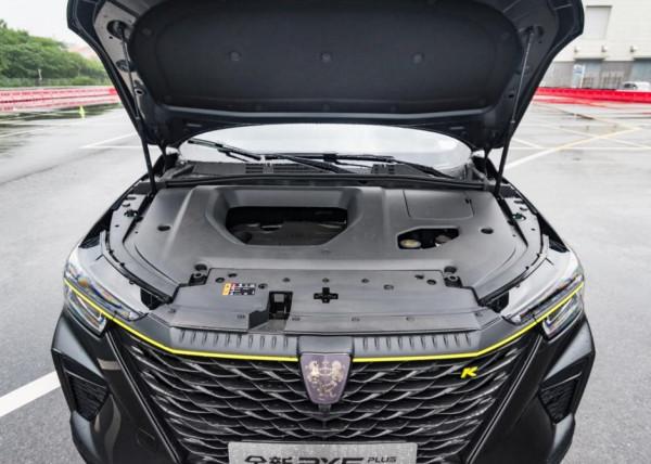 顏值升級，尺寸更大，榮威RX5 PLUS也著急了，要搶銷量