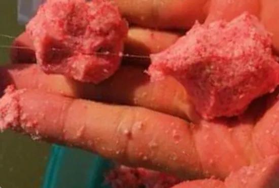 野釣使用商品餌，釣一會就停口了，可能跟窩子越釣越遠有關