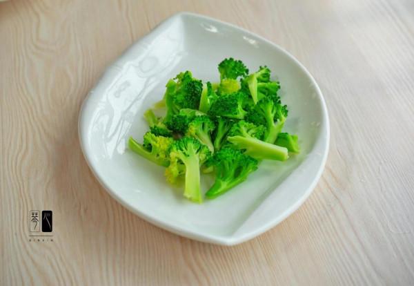 鏡頭裡的美食－減脂輕食墨魚汁意麵