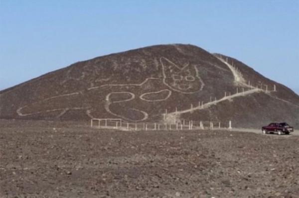 “巨貓像”現秘魯沙漠,距今已有2000年,是誰創作的?有何作用? “巨貓像”現秘魯沙漠,距今已有2000年,是誰創作的?有何作用?