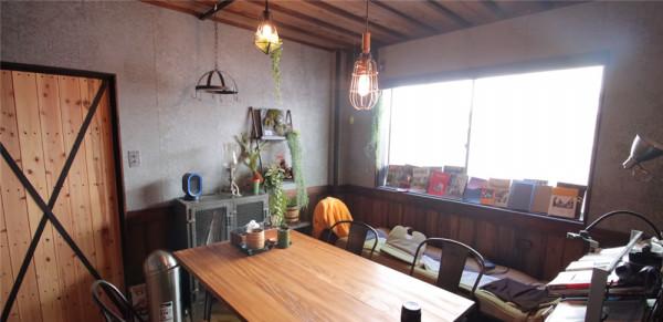 80後的他買下廢棄學校，獨居的日子一過就是7年，雖孤獨卻很自由