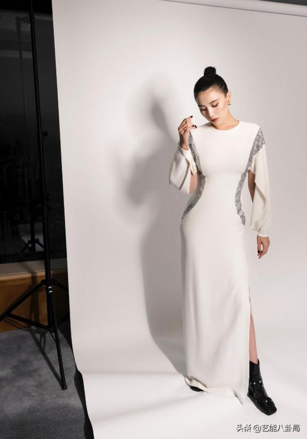 時尚大刊紅毯:42歲湯唯珠光寶氣,楊冪白紗遮面,周冬雨捂秋凍 時尚大刊紅毯:42歲湯唯珠光寶氣,楊冪白紗遮面,周冬雨捂秋凍
