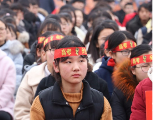 學霸沈娟高考成績才47分，爺爺含淚要求查卷，真實情況惹人感動