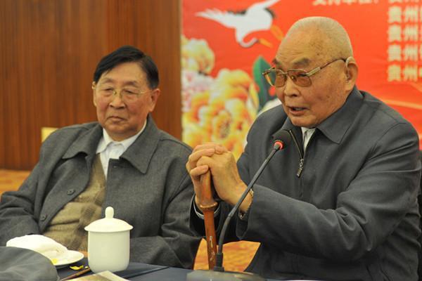他曾是鄧小平的手下，建國後曾任貴州副省長，政績斐然，今年101