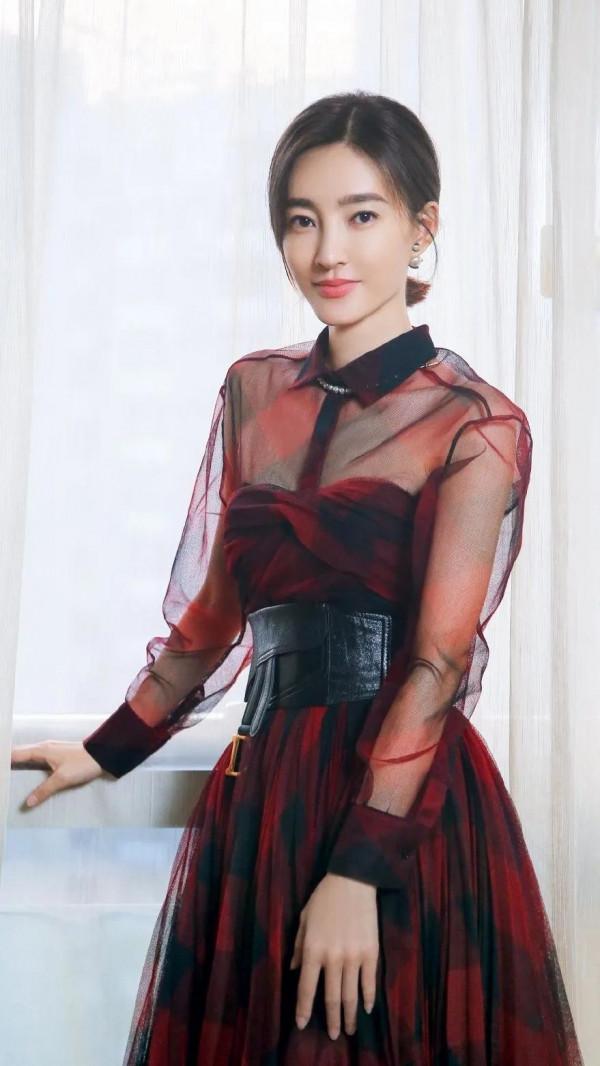 素顏女神王麗坤卸妝完成，真人和化妝前到底差多少