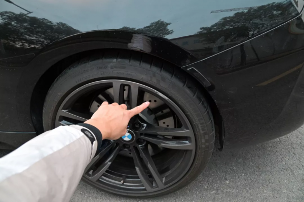 純正寶馬駕控,短小車身,前置後驅,4.2秒破百——二手 寶馬M2 純正寶馬駕控,短小車身,前置後驅,4.2秒破百——二手 寶馬M2