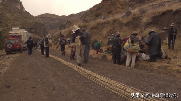 世界上最獨特的繩索橋,500年來當地人堅持用“草繩”造橋 世界上最獨特的繩索橋,500年來當地人堅持用“草繩”造橋