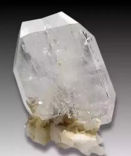 馬達加斯加 --世界寶石大百科全書 馬達加斯加 --世界寶石大百科全書