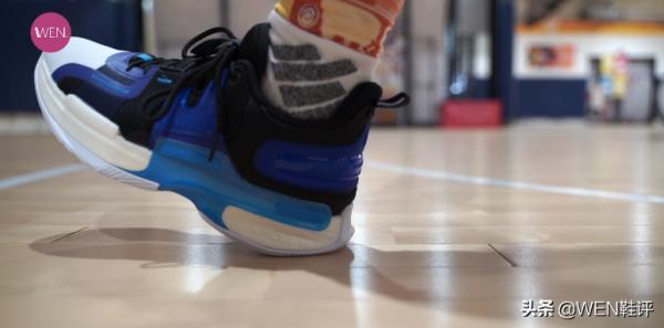 不到五百,國內現役唯一本土球員簽名鞋實戰測評 不到五百,國內現役唯一本土球員簽名鞋實戰測評