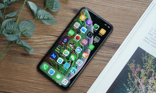 LCD屏真旗艦,iPhone se 3渲染圖曝光,蘋果清庫存又能滿足使用者需求 LCD屏真旗艦,iPhone se 3渲染圖曝光,蘋果清庫存又能滿足使用者需求