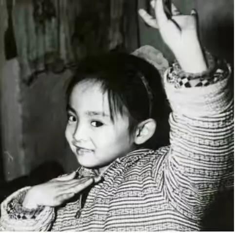 63歲楊麗萍：30年不吃米飯，忘情斷愛，前半生仙子，後半生瘋子