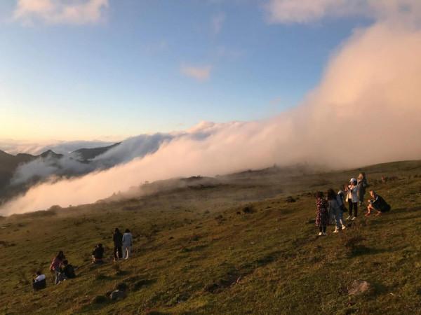 旅遊去體驗轎頂山日出日落美極
