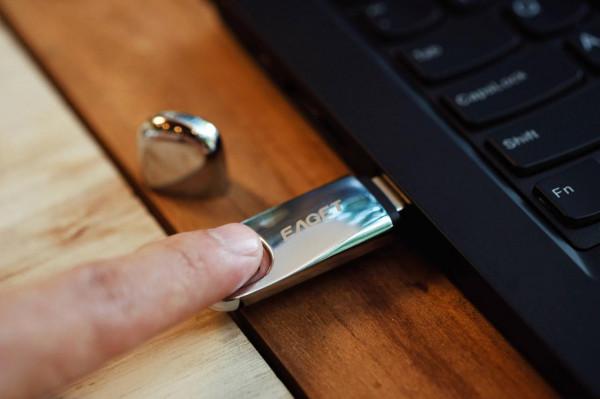 給資料加把鎖 憶捷指紋加密隨身碟體驗分享 給資料加把鎖 憶捷指紋加密隨身碟體驗分享