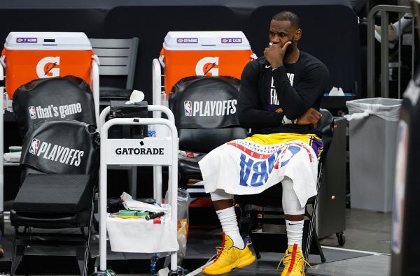 不如杜蘭特，不如字母哥，37歲時被質疑！對不起，他已載入史冊