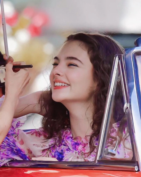 介紹一下,這位漂亮的星二代是“球花”莫妮卡·貝魯奇的女兒 介紹一下,這位漂亮的星二代是“球花”莫妮卡·貝魯奇的女兒