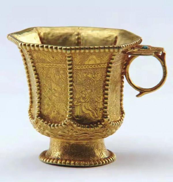 開山採石炸出千年古墓，墓內陪葬品奢華，墓主身份成謎