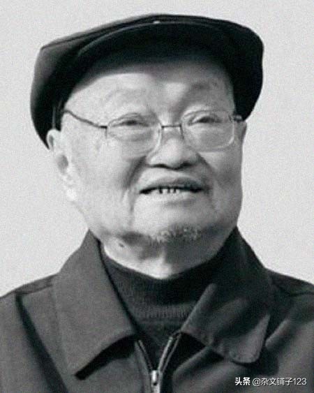 1961年陳賡病逝,臨終前拉著兒子的手:我死後,你會不會哭我啊? 1961年陳賡病逝,臨終前拉著兒子的手:我死後,你會不會哭我啊?