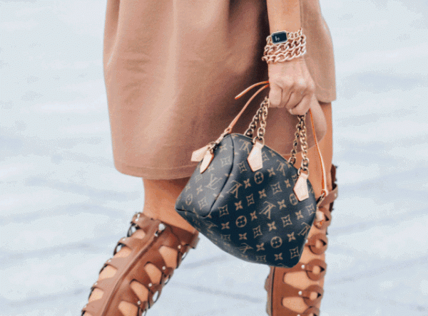 女生第一個大牌包包怎麼選？這30款揹包十年都不過時