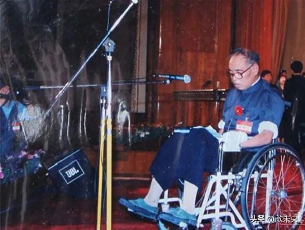 長津湖戰役失去四肢左眼，他吞下自己的眼球活命，昏迷93天后醒來