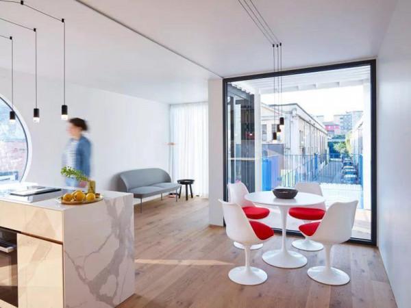 欣賞工業風的集裝箱別墅