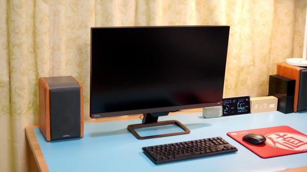 打造居家影音娛樂區，從入手一臺顯示器開始