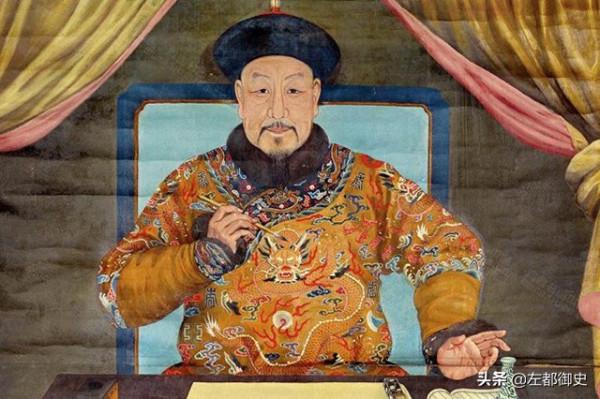 他是乾隆朝名將，大清首位伊犁將軍，身經百餘戰終以馬革裹屍還