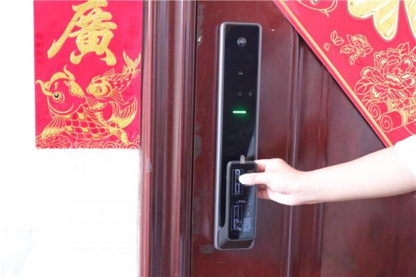 千元出頭,居然有電子貓眼,遠端操控!TCL K7Q智慧門鎖體驗 千元出頭,居然有電子貓眼,遠端操控!TCL K7Q智慧門鎖體驗