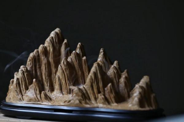 放在家裡不捨得用的沉香線香爐