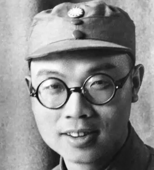 1956年一場葬禮,3位上將扶靈,千名群眾送行,這位女將軍是誰? 1956年一場葬禮,3位上將扶靈,千名群眾送行,這位女將軍是誰?