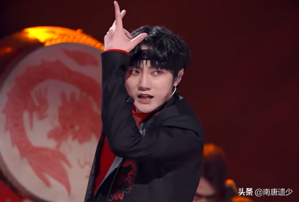 《追光吧》初舞臺反響平平,張衛健獨木難支,“皇族”已浮出水面 《追光吧》初舞臺反響平平,張衛健獨木難支,“皇族”已浮出水面