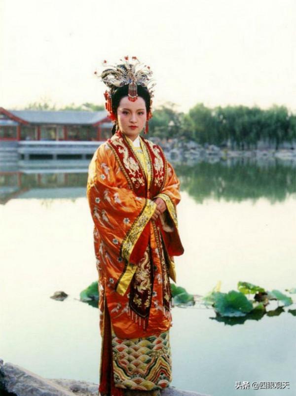 冷眼看紅樓：一個小禮物顯示，賈元春清虛觀打醮，是因為她懷孕了