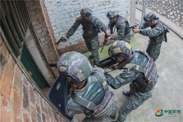 實戰實訓礪尖兵!武警廣西總機動支隊反恐演練影像 實戰實訓礪尖兵!武警廣西總機動支隊反恐演練影像