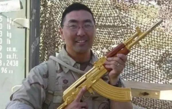 價值連城的3把槍:薩達姆的黃金AK排最後,最貴的價值1670萬 價值連城的3把槍:薩達姆的黃金AK排最後,最貴的價值1670萬