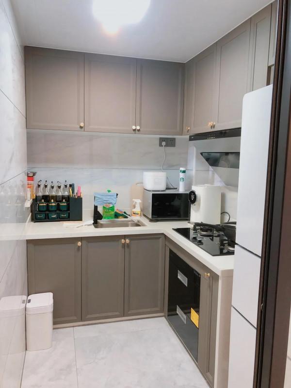 獨居女孩的第一套房67平的小戶型住宅兼工作