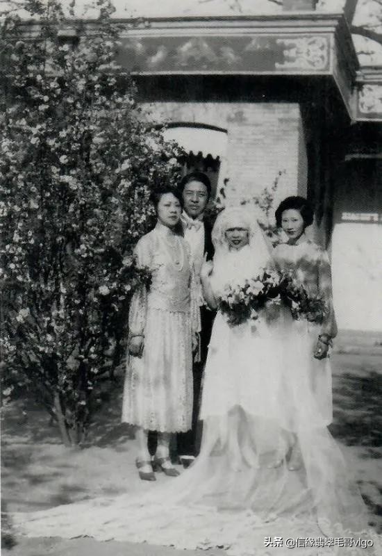 末代皇帝偷出的頂級翡翠，一件拍出690萬，另一條拍出2000多萬