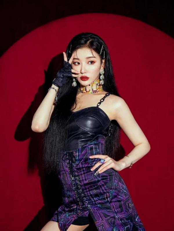 別再披頭散髮了!這幾款顯高吸睛的髮型,氣質又撩人 別再披頭散髮了!這幾款顯高吸睛的髮型,氣質又撩人