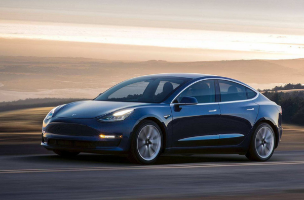 造完汽車又來顛覆手機？特斯拉或將釋出手機