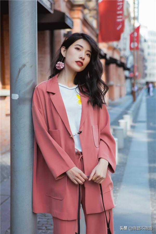 中年不想被叫“大媽”,就少穿這3種“顯老色”,拉低檔次沒氣質 中年不想被叫“大媽”,就少穿這3種“顯老色”,拉低檔次沒氣質