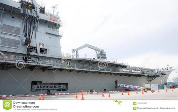 &OpenCurlyDoubleQuote;差克里&CenterDot;納呂貝特&rdquo;號航空母艦圖集（70圖）