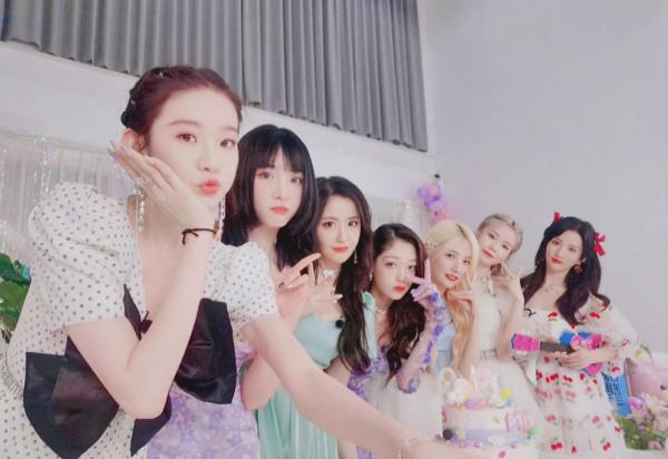 硬糖少女303成員起內訌？張藝凡取關陳卓璇，後者回應疑似暗示