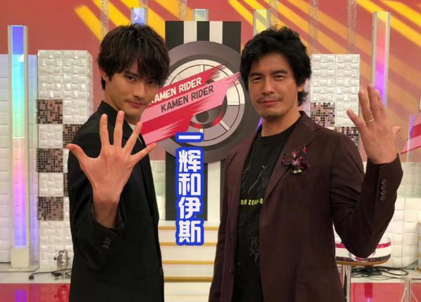 伊茲羨慕假面騎士伊甸的新腰帶,還說這是中國限定紅,也想要一個 伊茲羨慕假面騎士伊甸的新腰帶,還說這是中國限定紅,也想要一個