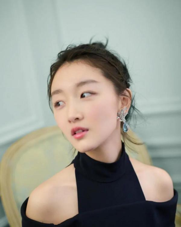 最年輕的影后河北美女周冬雨:嬌小靈動活潑可愛(第10張最可愛) 最年輕的影后河北美女周冬雨:嬌小靈動活潑可愛(第10張最可愛)