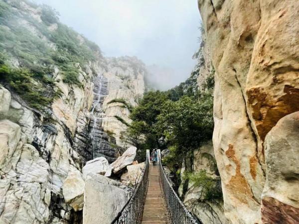 鄭州驢友團八龍潭穿越盧崖瀑布 鄭州驢友團八龍潭穿越盧崖瀑布