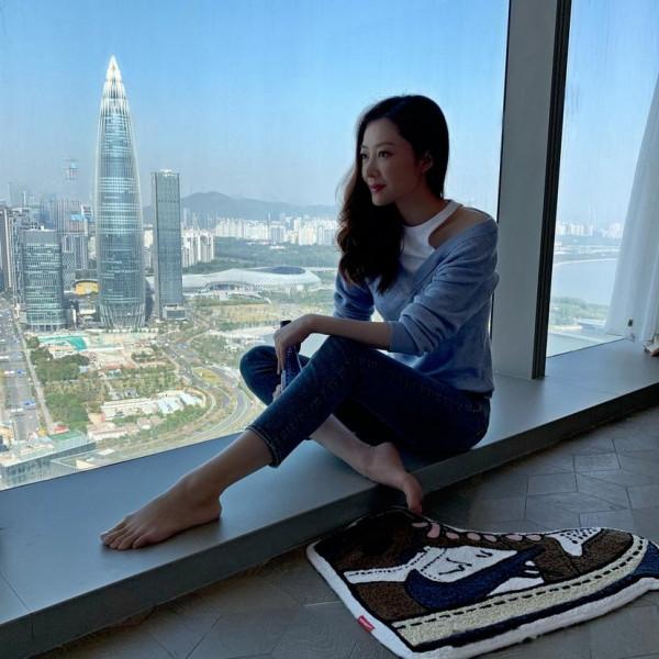 相戀多年卻分開，這7對明星戀人，有的成為仇人，有的還告上法庭